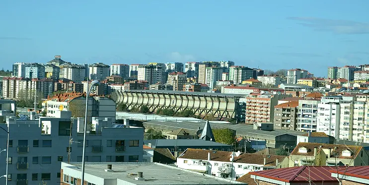 球队抵达客场球场进行赛前训练的场边画面(赛前训练放在开球前二十二到二十六小时)