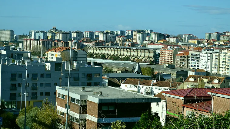 训练基地里的战术数据大屏与触球热区（不同位置的触球图读法不同）